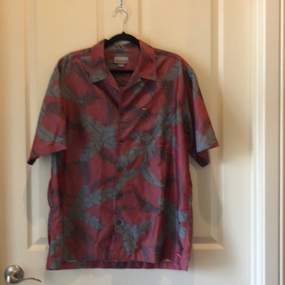Quicksilver Hawaiian print men’s Button down shirt